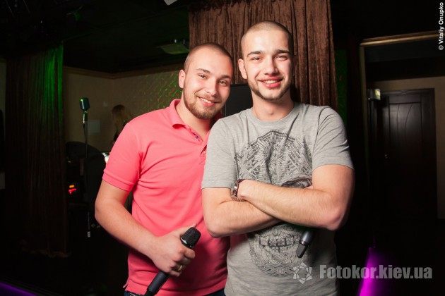 Facebook Party    Ventura Lux