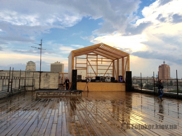 Alloise     Roof