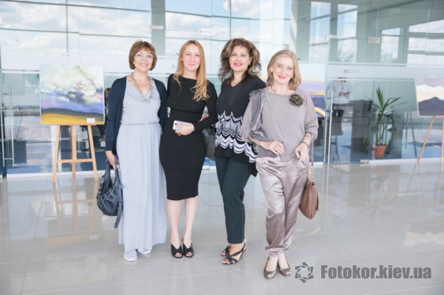 В арт-пространстве Lera Litvinova Gallery открылась персональная выставка молодого полтавского художника Юрия Шаповала «Лето. Insight». В арт-пространстве Lera Litvinova Gallery открылась персональная выставка молодого полтавского художника Юрия Шаповала «Лето. Insight».
