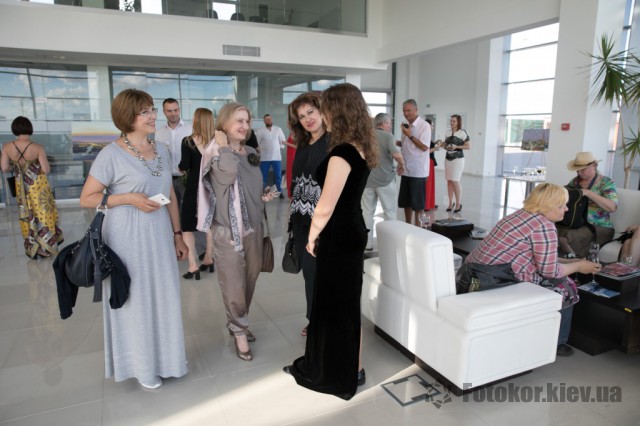 В арт-пространстве Lera Litvinova Gallery открылась персональная выставка молодого полтавского художника Юрия Шаповала «Лето. Insight». В арт-пространстве Lera Litvinova Gallery открылась персональная выставка молодого полтавского художника Юрия Шаповала «Лето. Insight».