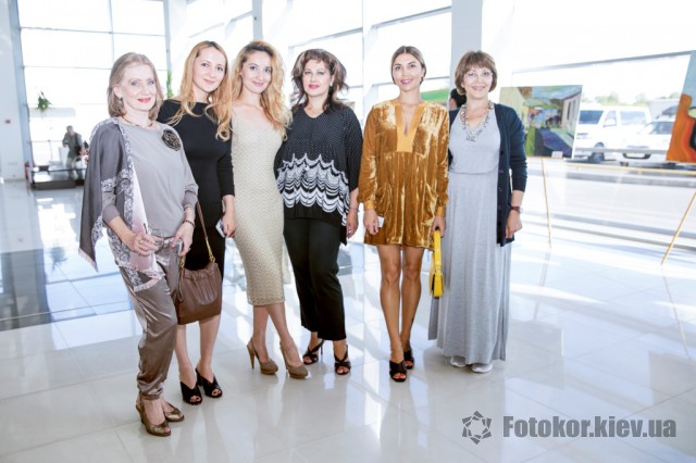 В арт-пространстве Lera Litvinova Gallery открылась персональная выставка молодого полтавского художника Юрия Шаповала «Лето. Insight». В арт-пространстве Lera Litvinova Gallery открылась персональная выставка молодого полтавского художника Юрия Шаповала «Лето. Insight».